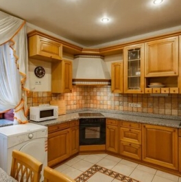 Продажа 4-комн квартиры на вторичном рынке Якиманка Б. ул,  д. 26