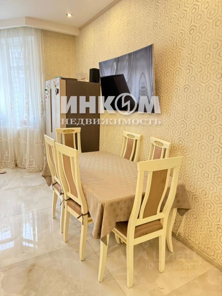 Продажа 3-комн квартиры на вторичном рынке Авиационная улица, 77к2