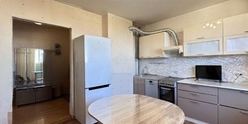 3-комн квартира улица Тамбасова, 21к2
