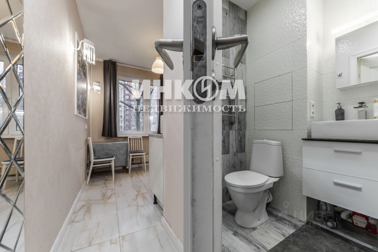 Продажа 2-комн квартиры на вторичном рынке улица Твардовского,  д. 5К2