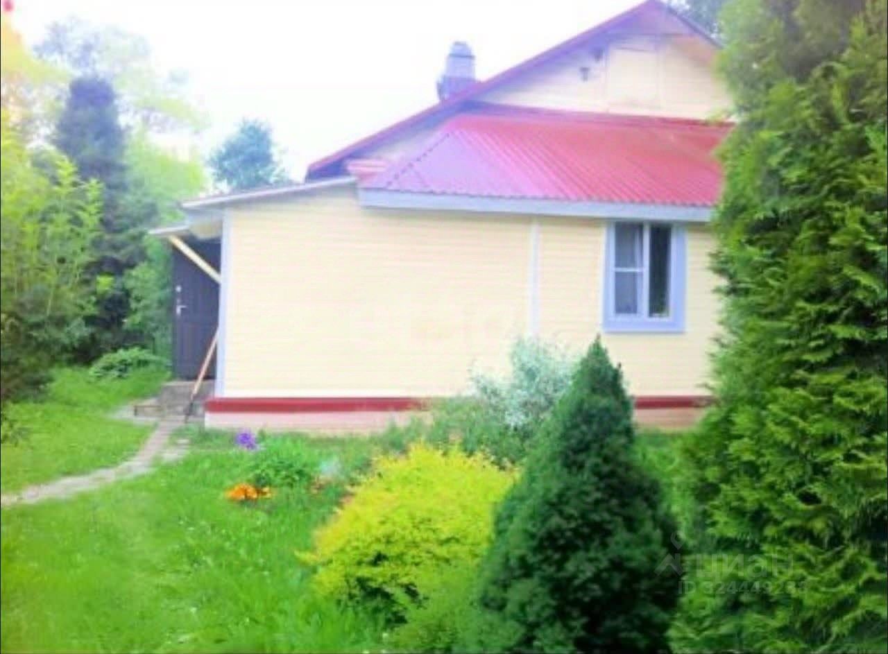 Продажа 2-комн квартиры на вторичном рынке пос. Парголово, Школьный переулок, 4