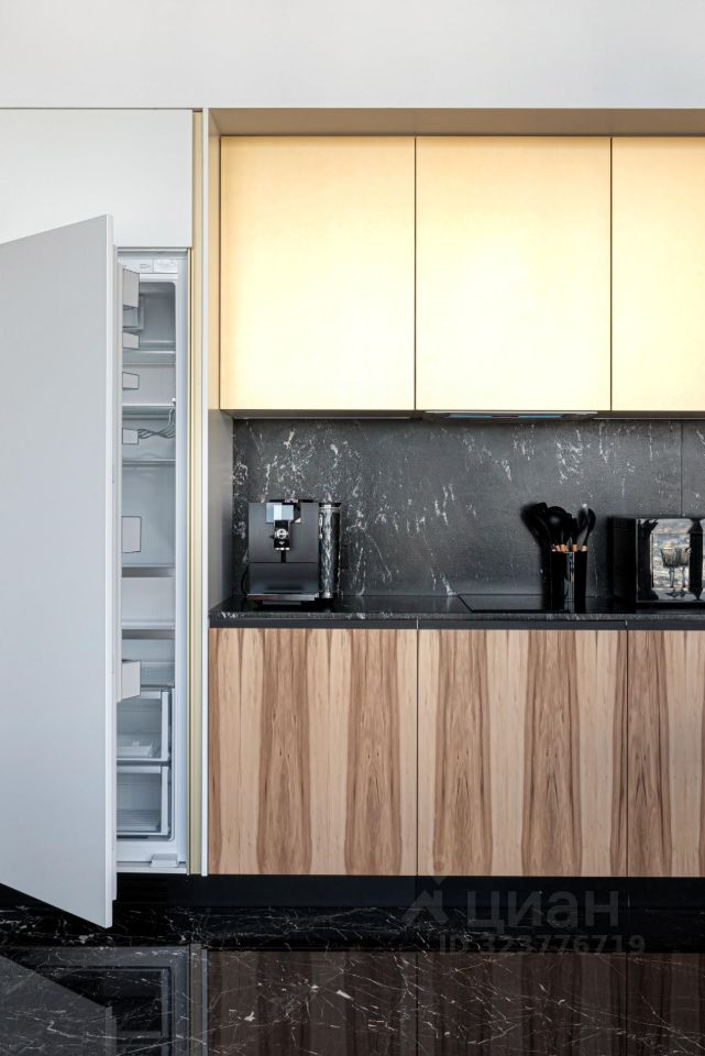 Продажа 2-комн квартиры на вторичном рынке набережная Пресненская, 12