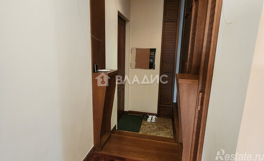 Продажа 4-комн квартиры на вторичном рынке Еропкинский переулок,  д. 11
