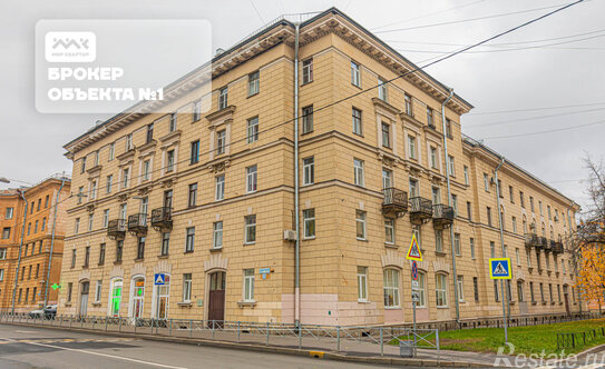 Продажа 3-комн квартиры на вторичном рынке Большеохтинский пр-кт,  д. 33 к1