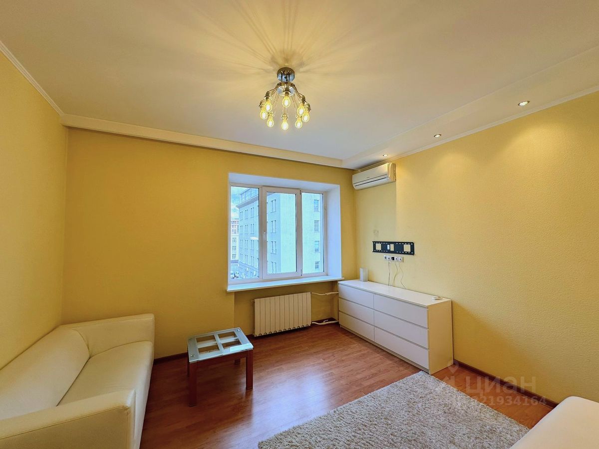 Продажа 1-комн квартиры на вторичном рынке Большая Татарская улица, 30