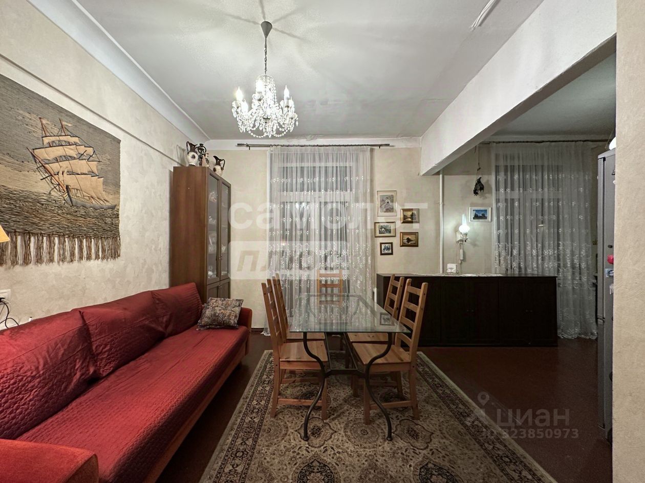 Продажа 4-комн квартиры на вторичном рынке улица Адмирала Макарова, 41к2