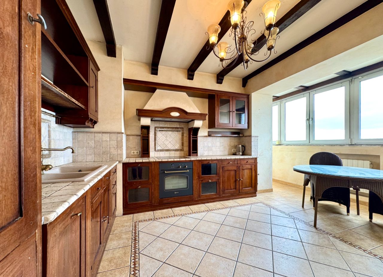 Продажа 5-комн квартиры на вторичном рынке Жулебинский бульвар, 5