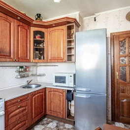 Продажа 3-комн квартиры на вторичном рынке Луганская улица,  д. 7 к1
