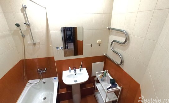 Продажа 2-комн квартиры на вторичном рынке Коломяжский пр-кт,  д. 15,  к. 1