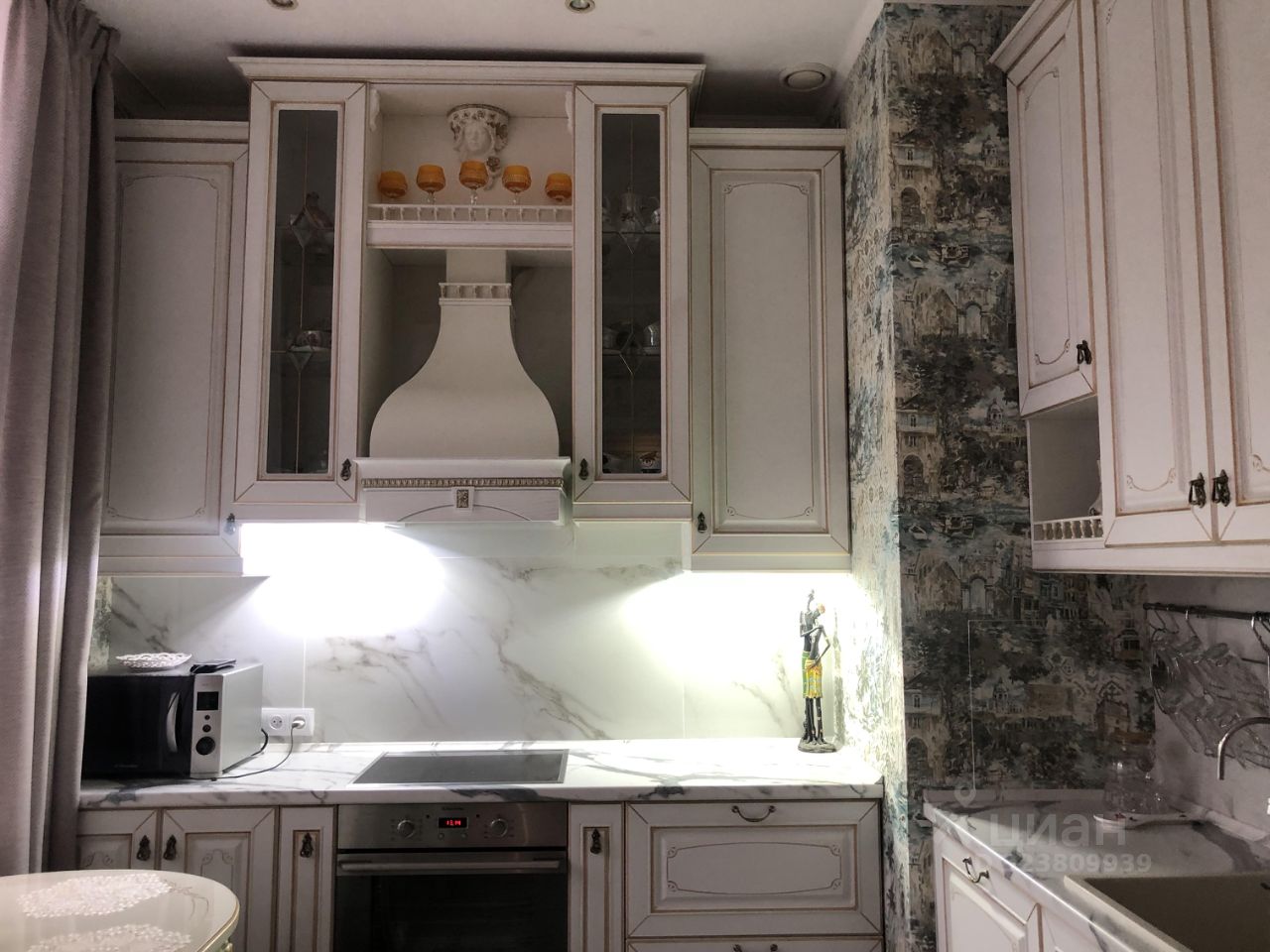 Продажа 3-комн квартиры на вторичном рынке Морской проспект, 33