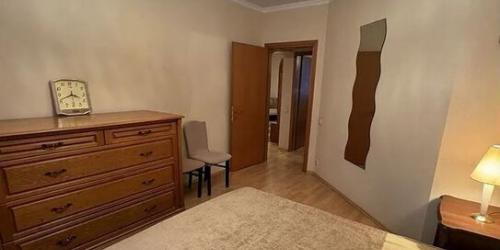 3-комн квартира улица Зои и Александра Космодемьянских,  д. 29