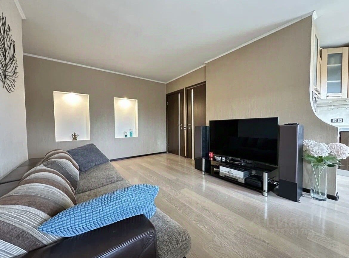 Продажа 3-комн квартиры на вторичном рынке Гражданский проспект, 31К1