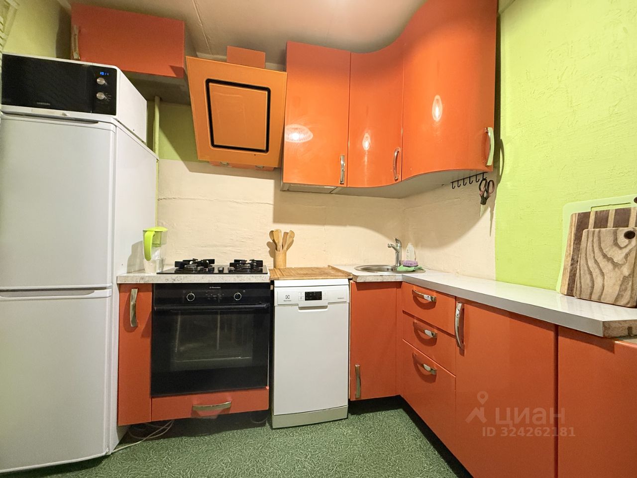 Аренда 2-комн квартиры на вторичном рынке Новоалексеевская улица, 11