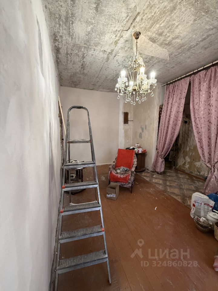 Продажа 2-комн квартиры на вторичном рынке пос. Лесной, улица Первомайская, 13