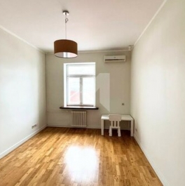 Продажа 4-комн квартиры на вторичном рынке Козихинский М. пер,  д. 16/3