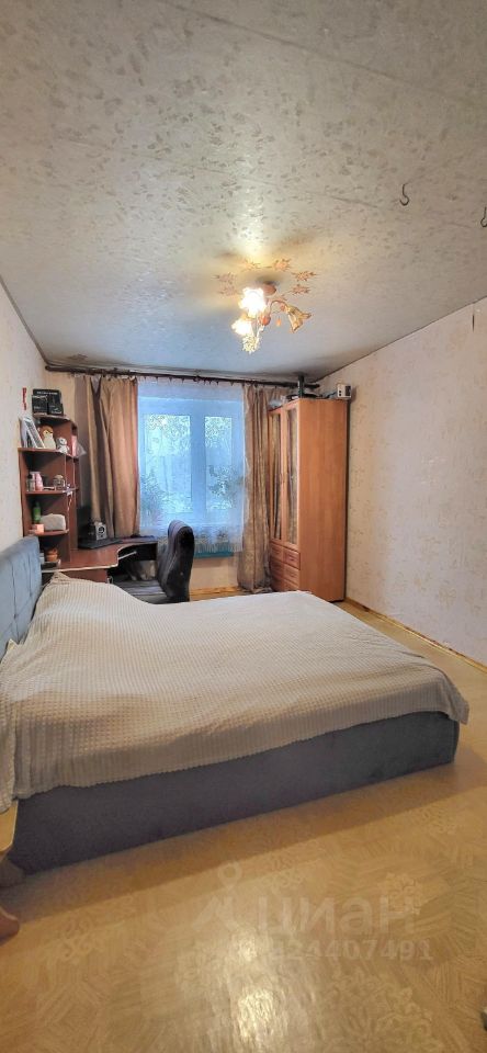 Продажа 3-комн квартиры на вторичном рынке Кировск, Молодежная улица, 3