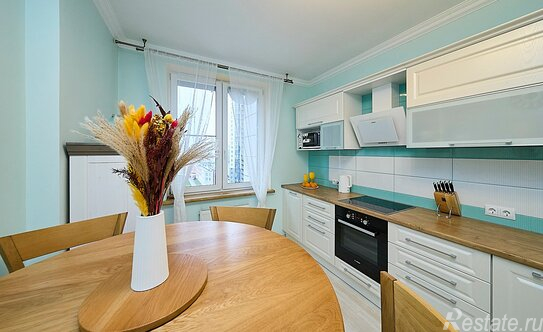 Продажа 2-комн квартиры на вторичном рынке Новосаратовская ул