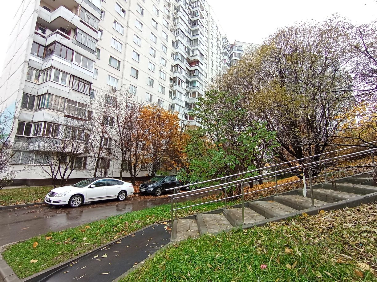 Продажа 2-комн квартиры на вторичном рынке улица Крылатские Холмы, 30К3