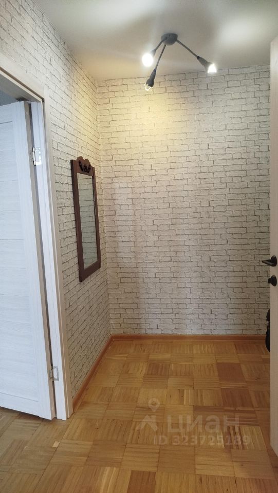 Аренда 1-комн квартиры на вторичном рынке Осенний бульвар, 6