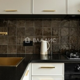 Продажа 2-комн квартиры на вторичном рынке улица Красного Маяка,  д. 11 к1