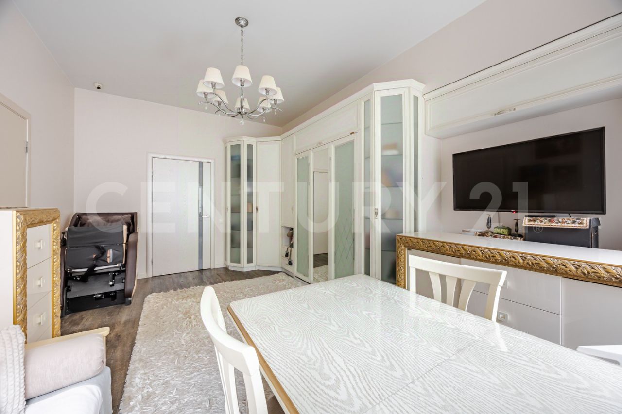 Продажа 1-комн квартиры на вторичном рынке Витебская улица, 19