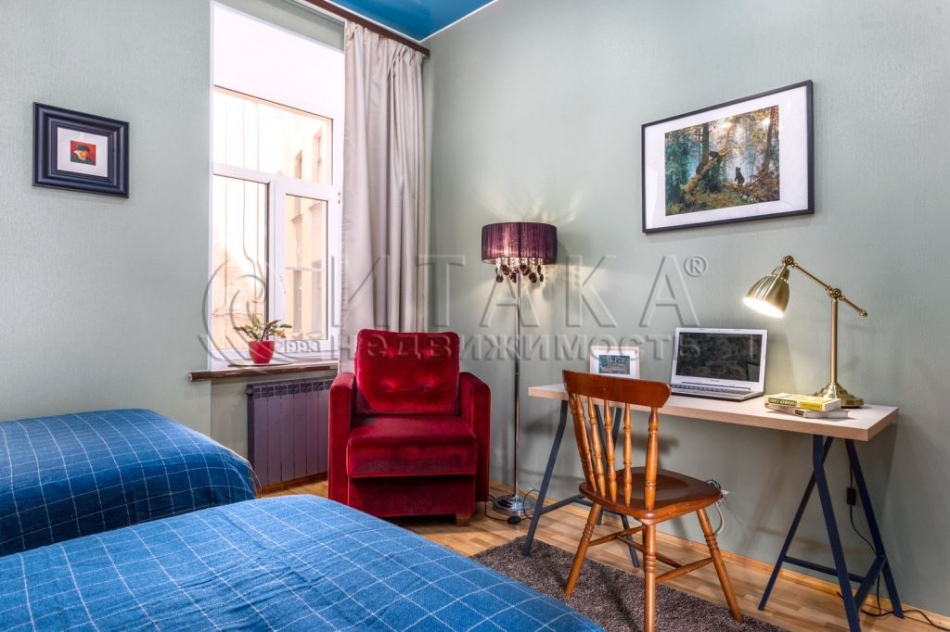 Продажа 4-комн квартиры на вторичном рынке Нарвский,  д. 24