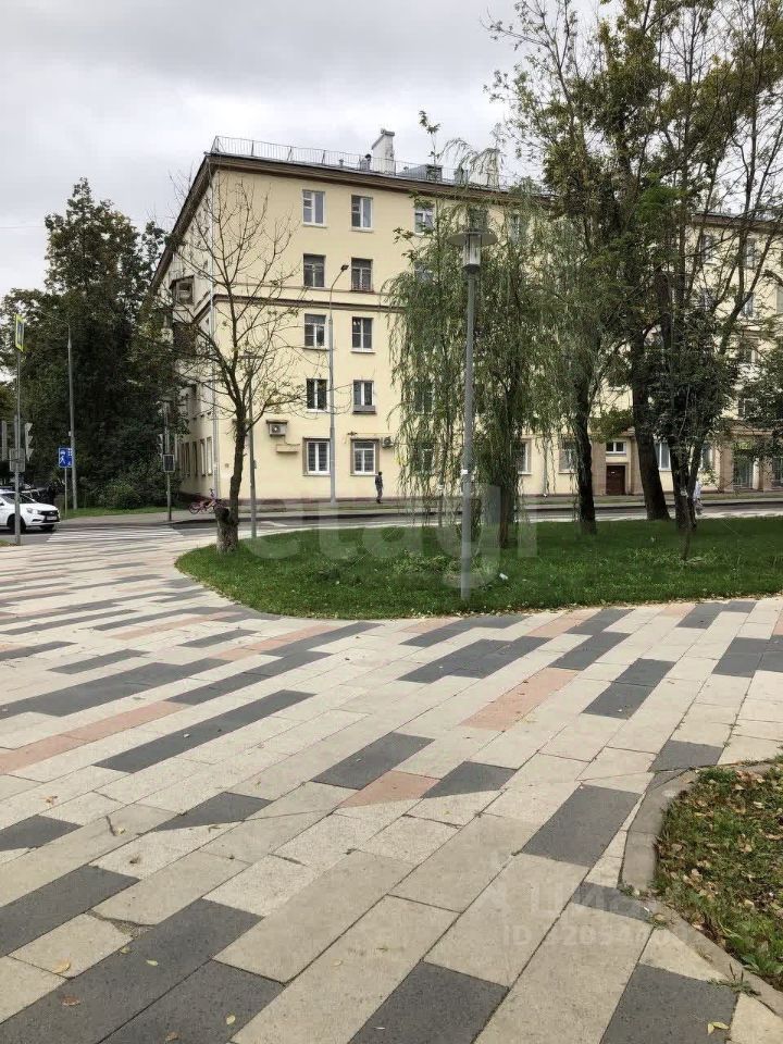 Продажа 1-комн квартиры на вторичном рынке улица Маршала Неделина, 30К1