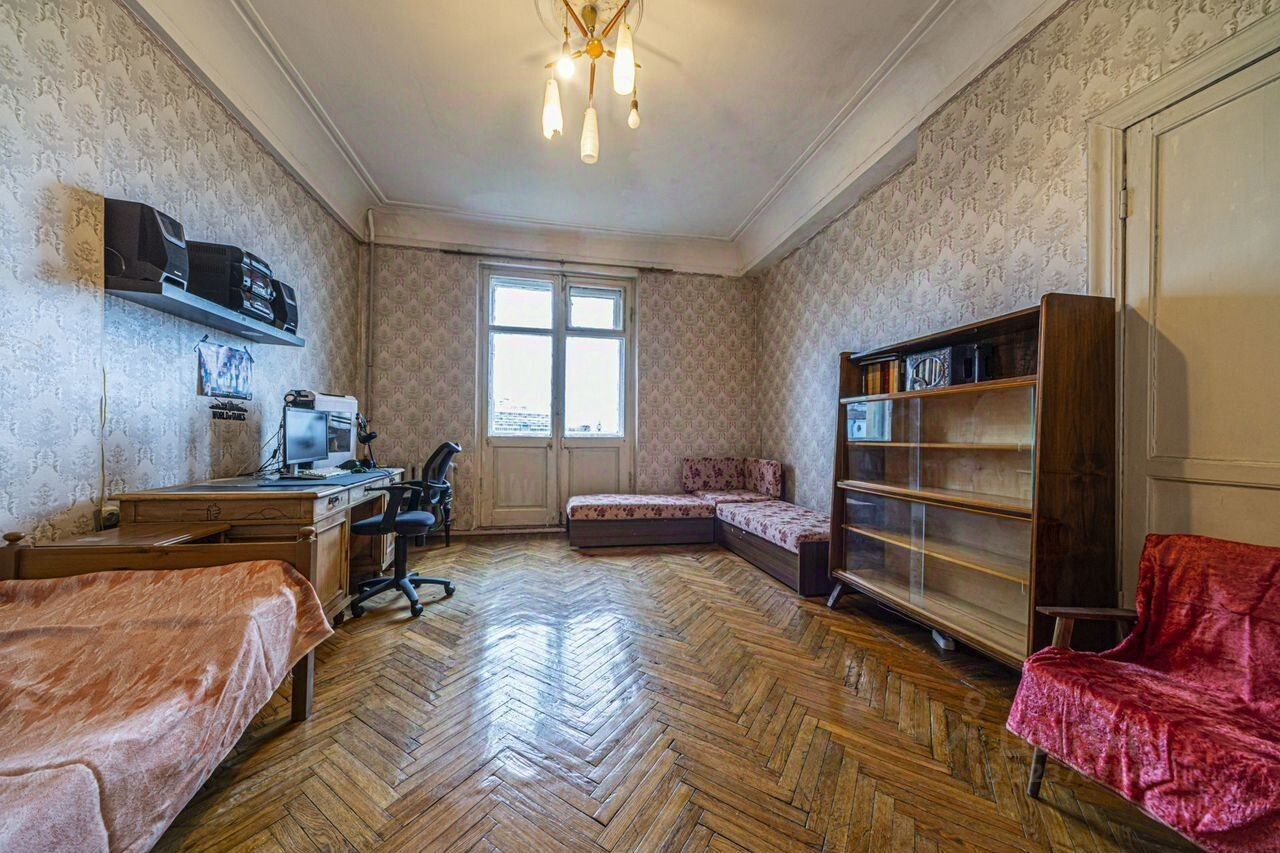 Продажа 3-комн квартиры на вторичном рынке Мичуринская улица, 1