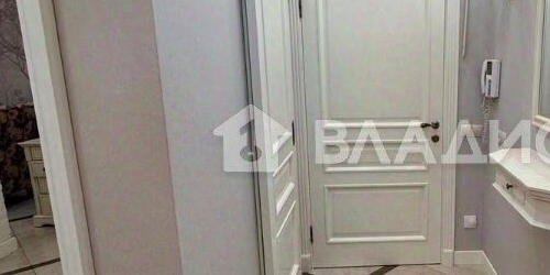 3-комн квартира улица Есенина, 1к1