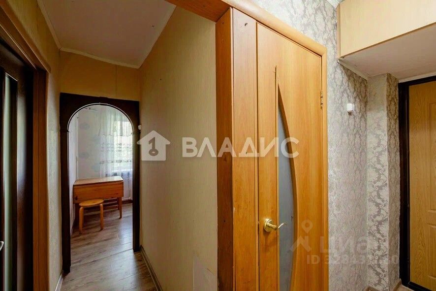 Продажа 2-комн квартиры на вторичном рынке Лобня, улица Калинина,  д. 8