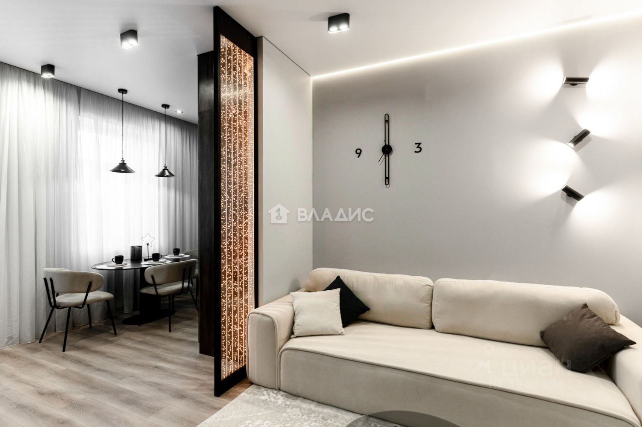 Продажа 2-комн квартиры на вторичном рынке Московский проспект, 136