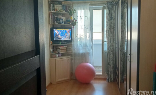 Продажа 3-комн квартиры на вторичном рынке Колпино г, Раумская ул,  д. 11