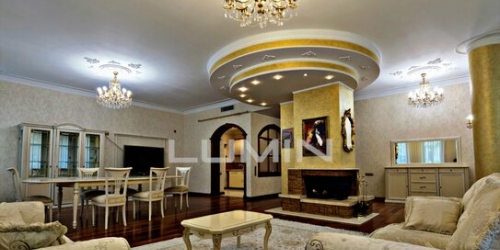 4-комн квартира Староконюшенный пер,  д. 36,  к. 2