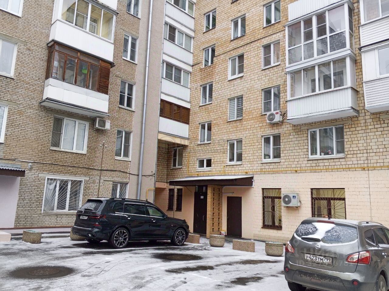 Продажа 3-комн квартиры на вторичном рынке Озерковский переулок, 4