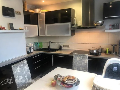 Продажа 4-комн квартиры на вторичном рынке ул. Лазо,  д. 10