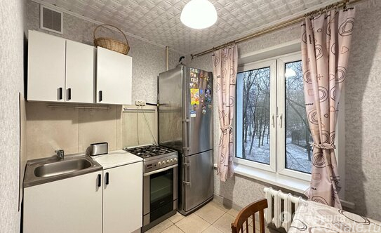 Аренда 2-комн квартиры на вторичном рынке улица Медиков,  д. 11