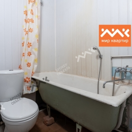 Продажа 4-комн квартиры на вторичном рынке Гангутская ул,  д. 10