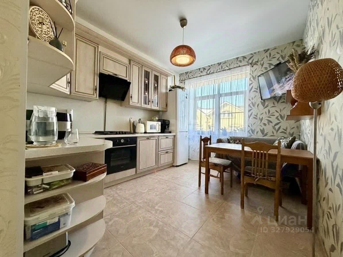 Продажа 2-комн квартиры на вторичном рынке Солнечногорск, улица Крылова, 4