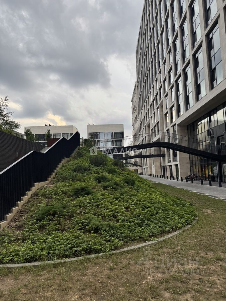 Продажа 3-комн квартиры на вторичном рынке улица Усачева, 15А