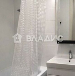 Продажа 1-комн квартиры на вторичном рынке улица Усадебный Парк,  д. 3