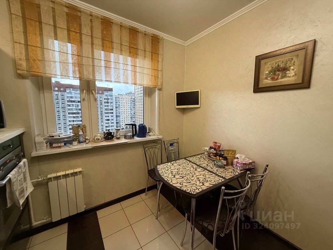 Продажа 3-комн квартиры на вторичном рынке улица Генерала Кузнецова, 17