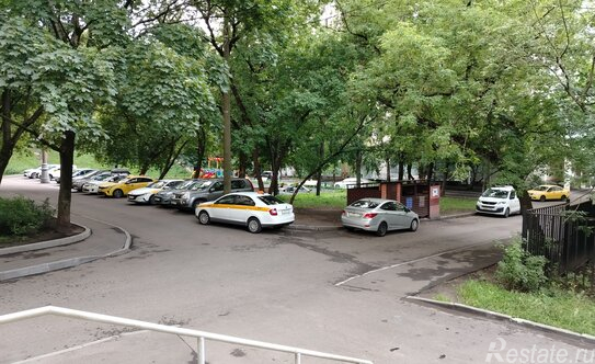 Продажа 3-комн квартиры на вторичном рынке ул Матвеевская,  д. 42,  к. 4