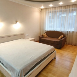 Продажа 1-комн квартиры на вторичном рынке Космонавтов пр-кт,  д. 63 к1