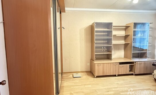 Продажа 1-комн квартиры на вторичном рынке ул Стрельбищенская,  д. 6