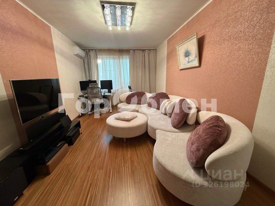 Продажа 5-комн квартиры на вторичном рынке улица Металлургов, 62