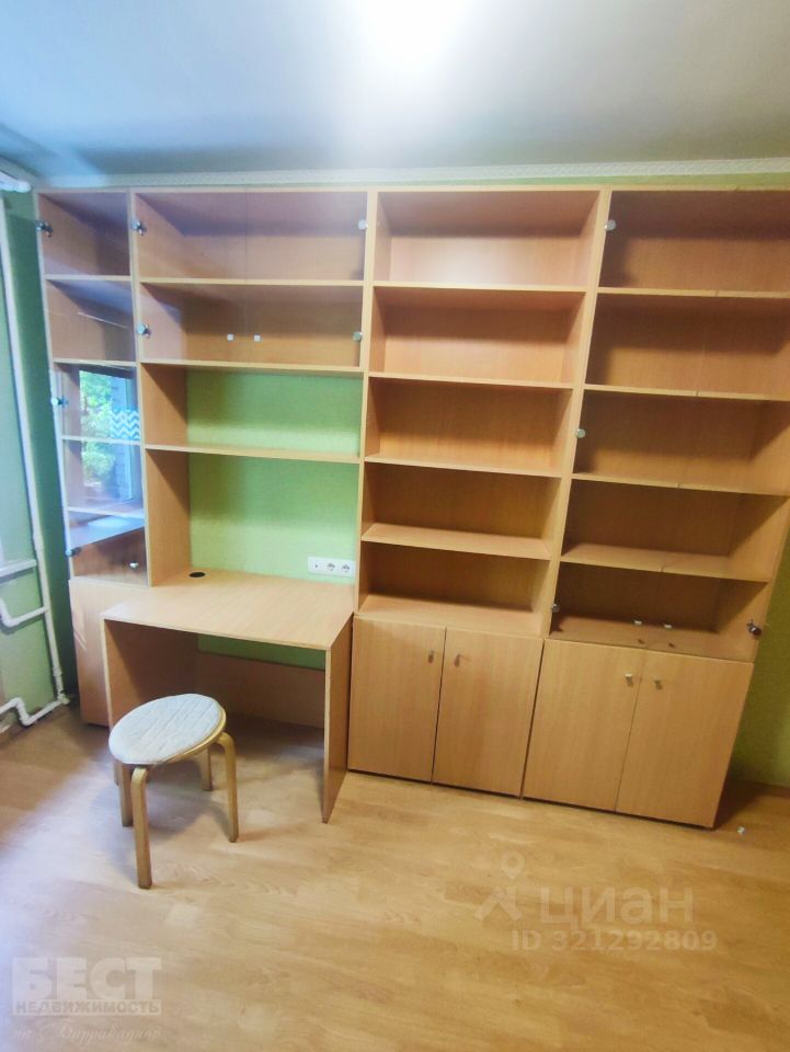Продажа 3-комн квартиры на вторичном рынке Нахабино пгт, улица Парковая, 3