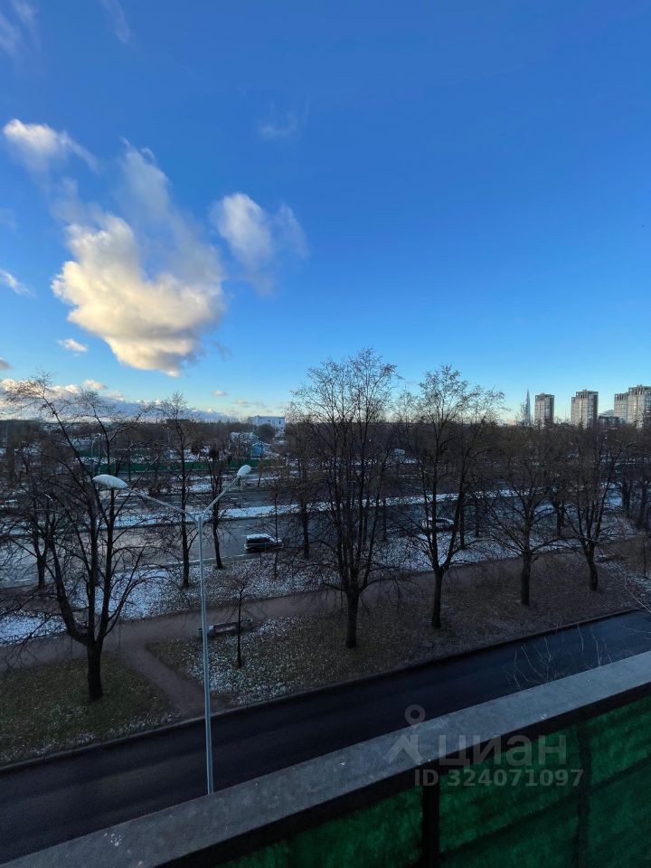 Продажа 2-комн квартиры на вторичном рынке улица Кораблестроителей, 23К1