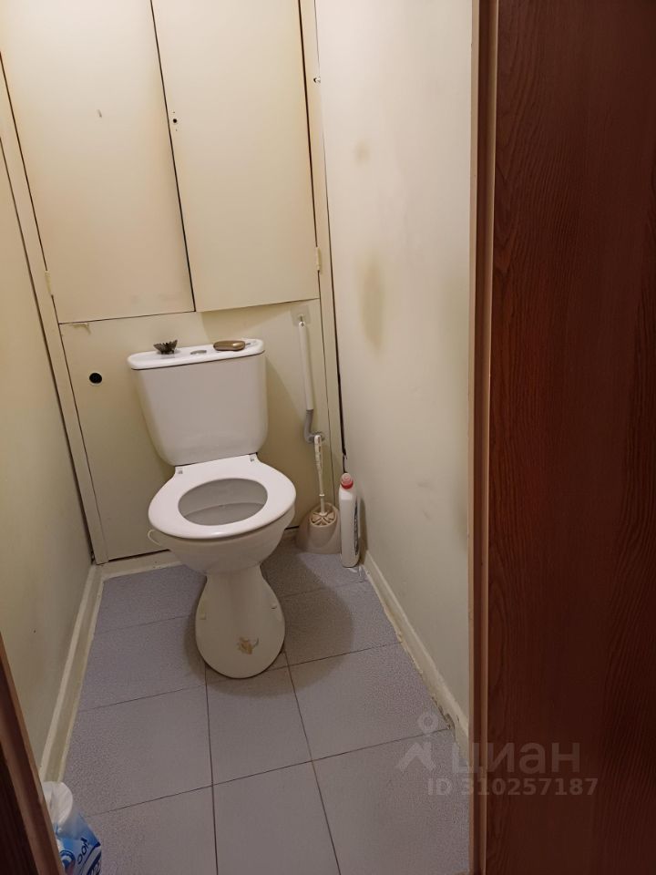 Продажа 3-комн квартиры на вторичном рынке улица Молодцова, 6