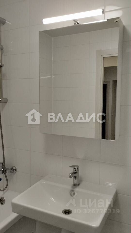 Продажа 2-комн квартиры на вторичном рынке улица Александры Монаховой, 91к1