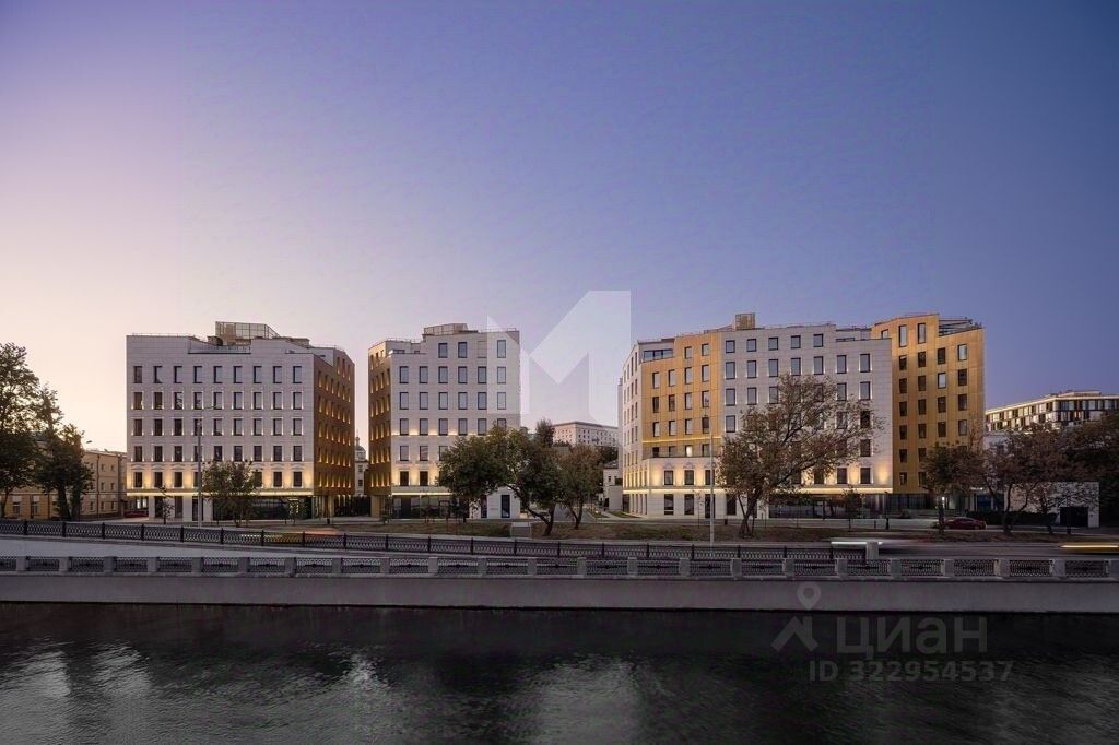 Продажа 4-комн квартиры на вторичном рынке Серебрянический переулок, 8